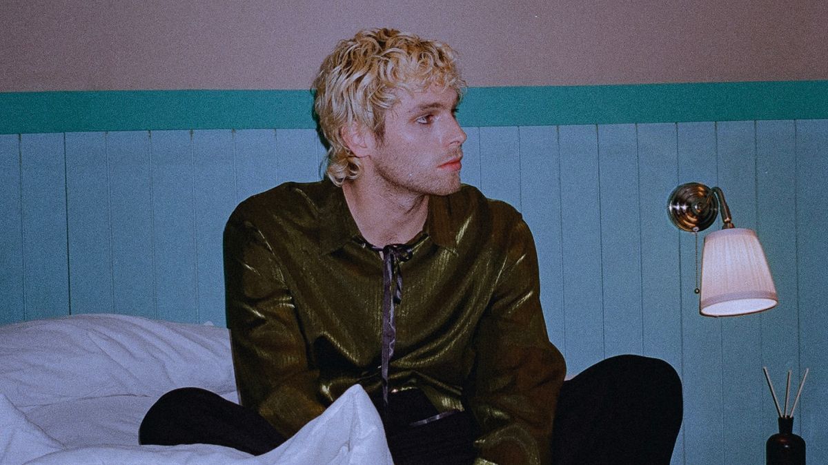 Luke Hemmings' New Lead Single "Shakes" is a Dreamy Journey Through Lonely Reverie